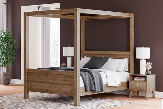 Aprilyn Queen Canopy Bed