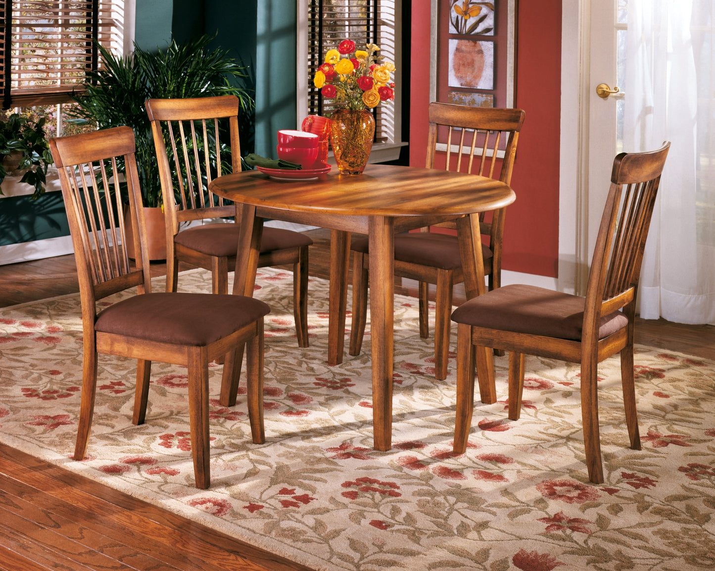 Berringer Round DRM Drop Leaf Table