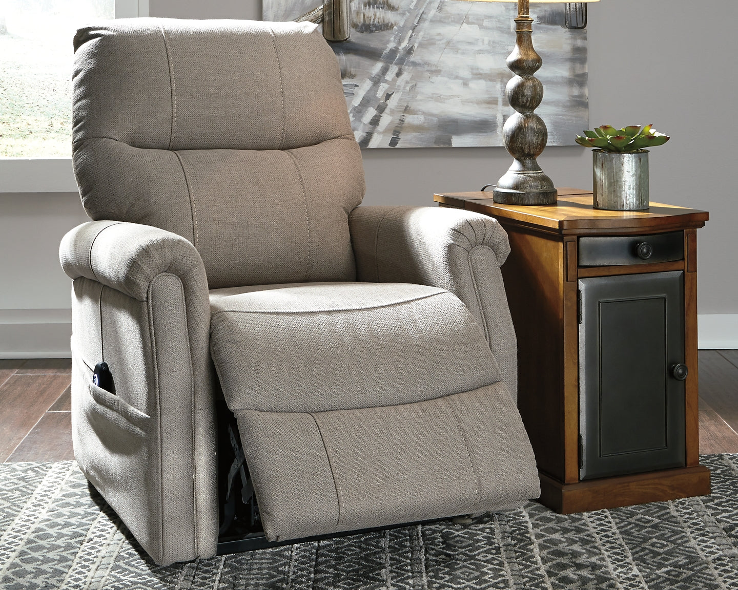 Markridge Power Lift Recliner