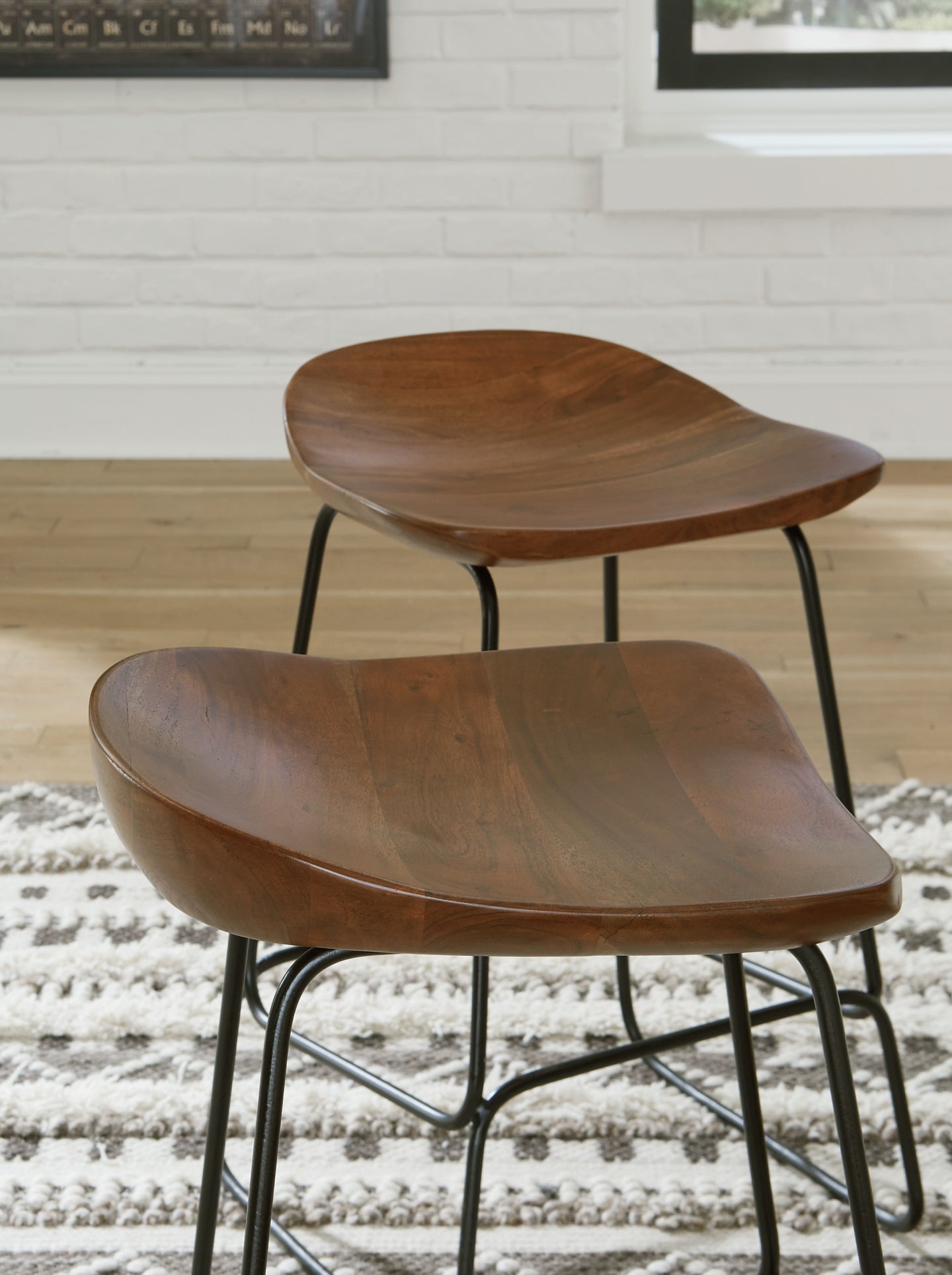 Wilinruck Stool (3/CN)